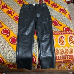 Size 12 black Melina pants from Wilfred (aritzia) worn maybe 5 times. Tall/long